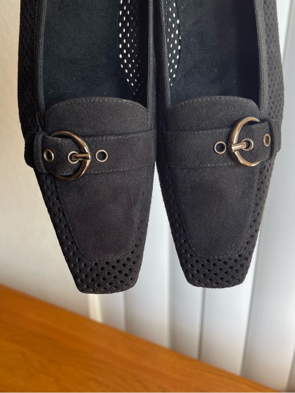 Stuart Weitzman Fairfield Ultrasuede Perforated Loafer Heels Black Size 8.5N - Picture 13 of 16